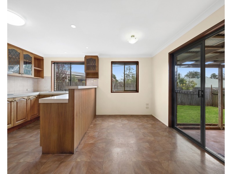 9 Marguerita Court, Centenary Heights QLD 4350
