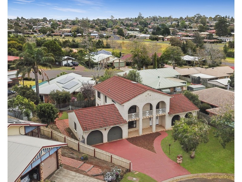 9 Marguerita Court, Centenary Heights QLD 4350