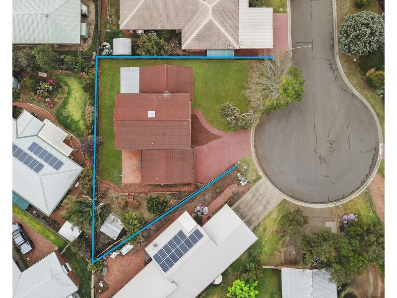 9 Marguerita Court, Centenary Heights QLD 4350