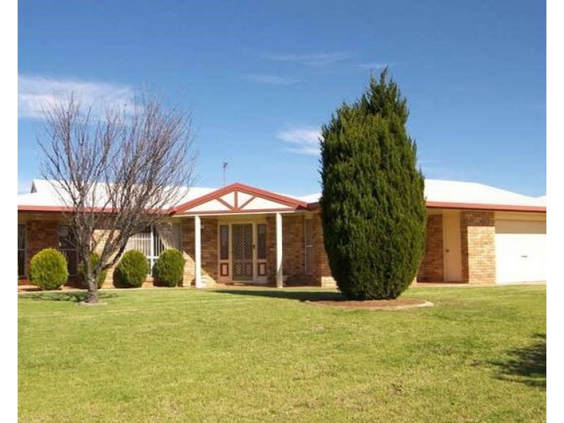 18 Jenna Court, Kearneys Spring QLD 4350