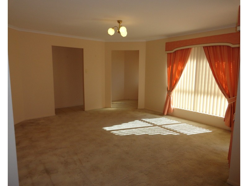 18 Jenna Court, Kearneys Spring QLD 4350