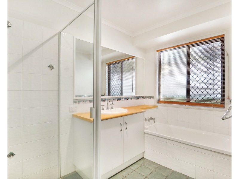 18 Holt Street, Middle Ridge QLD 4350