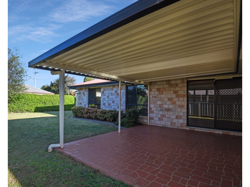 18 Holt Street, Middle Ridge QLD 4350