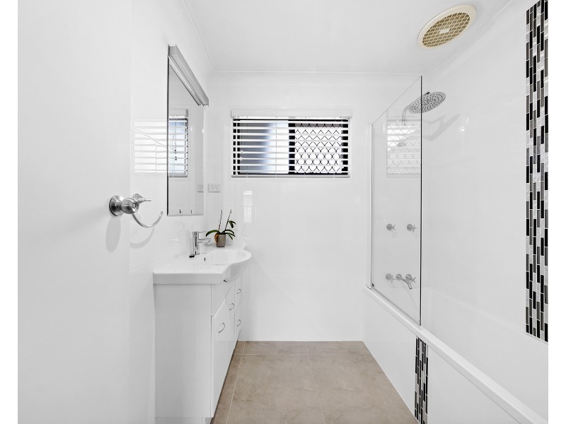 14 Agnes Street, Centenary Heights QLD 4350