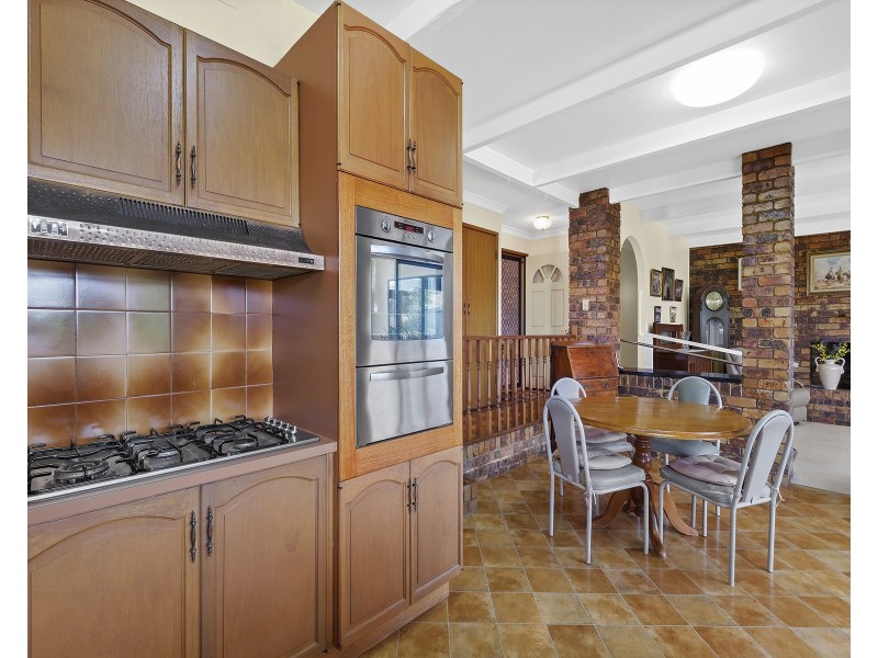 3 Zoe Court, Centenary Heights QLD 4350