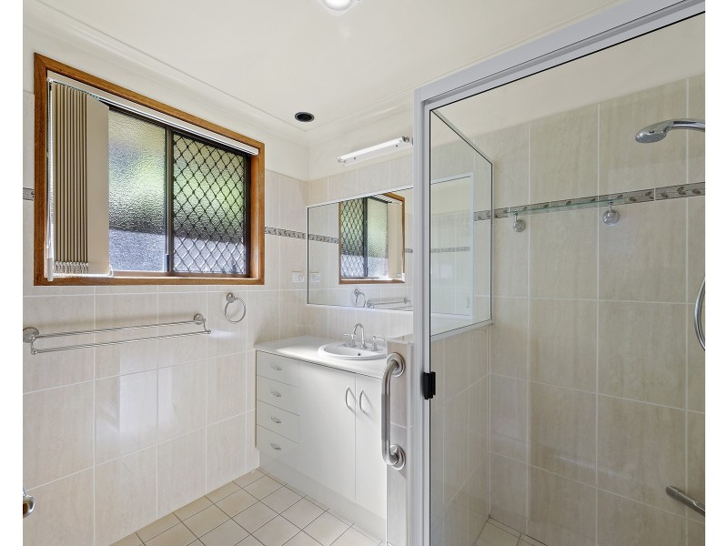 3 Zoe Court, Centenary Heights QLD 4350