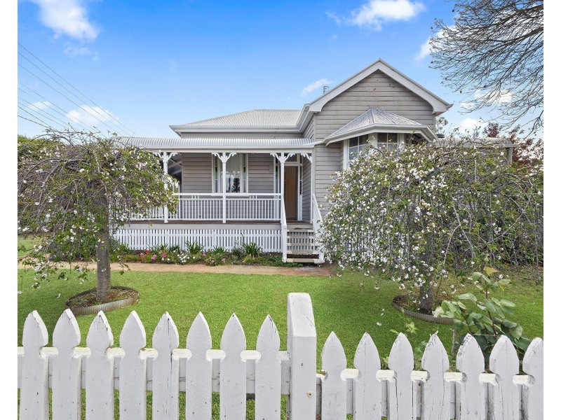 137 Holberton Street, Newtown QLD 4350