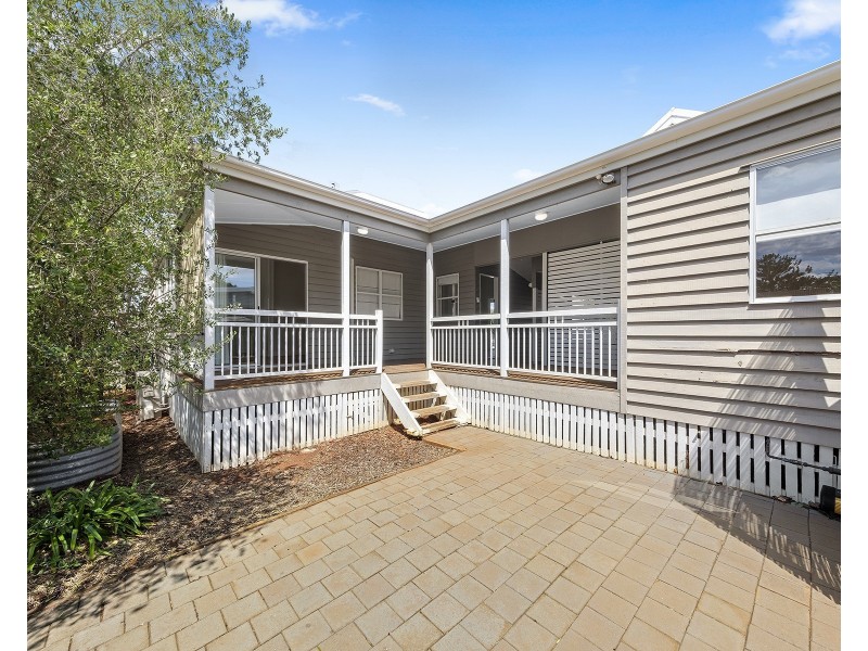 137 Holberton Street, Newtown QLD 4350