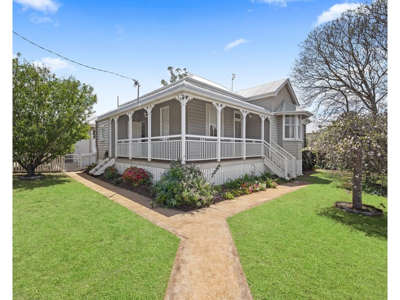 137 Holberton Street, Newtown QLD 4350