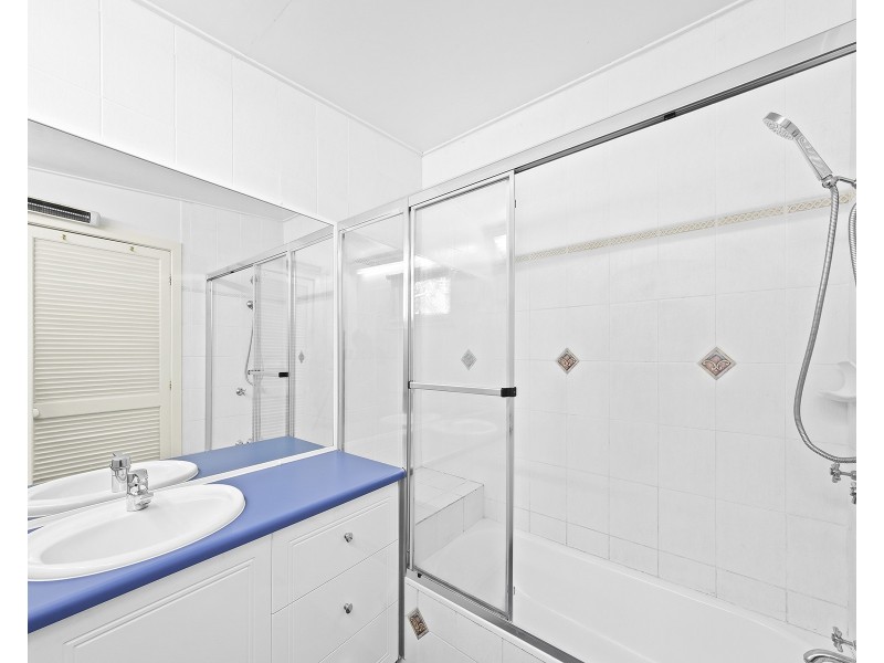 13 Rifle Range Road, Mount Lofty QLD 4350