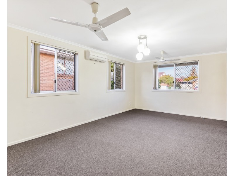 9 Hinton Street, Wilsonton QLD 4350