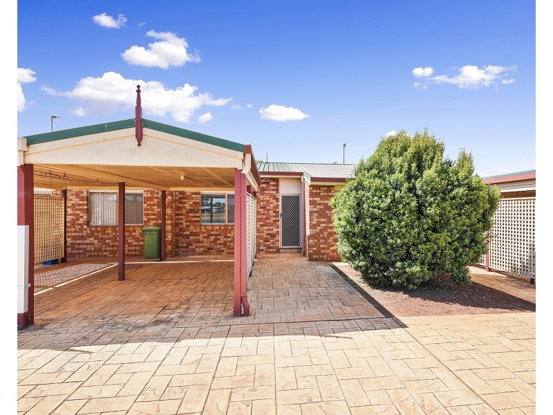 2/389 Greenwattle Street, Wilsonton QLD 4350