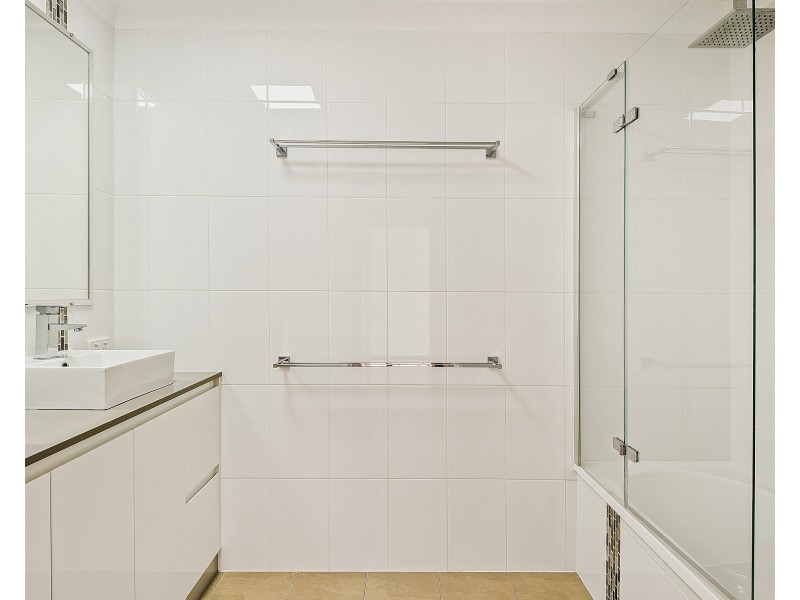 2/389 Greenwattle Street, Wilsonton QLD 4350