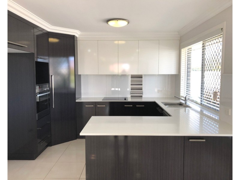 Unit 1/310A Hume Street, Centenary Heights QLD 4350