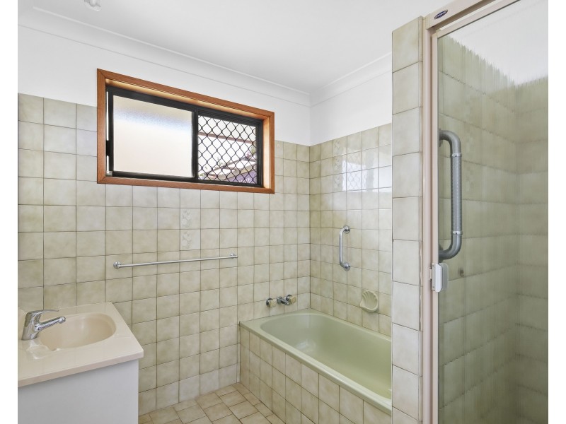 46 Agnes Street, Centenary Heights QLD 4350