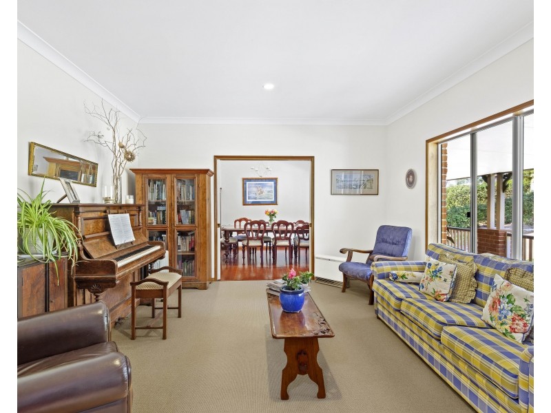 17 Wooldridge Street, Mount Lofty QLD 4350