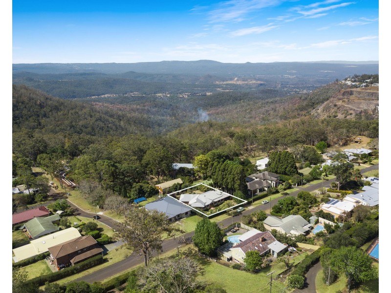 17 Wooldridge Street, Mount Lofty QLD 4350