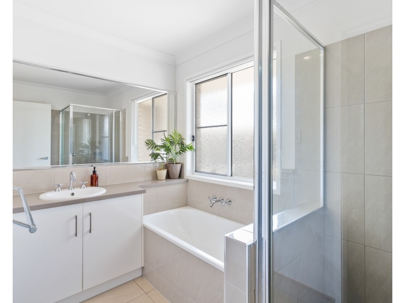 1/5 Gatfield Street, Newtown QLD 4350