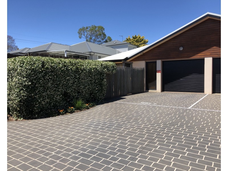 1/10 Denis Street, South Toowoomba QLD 4350