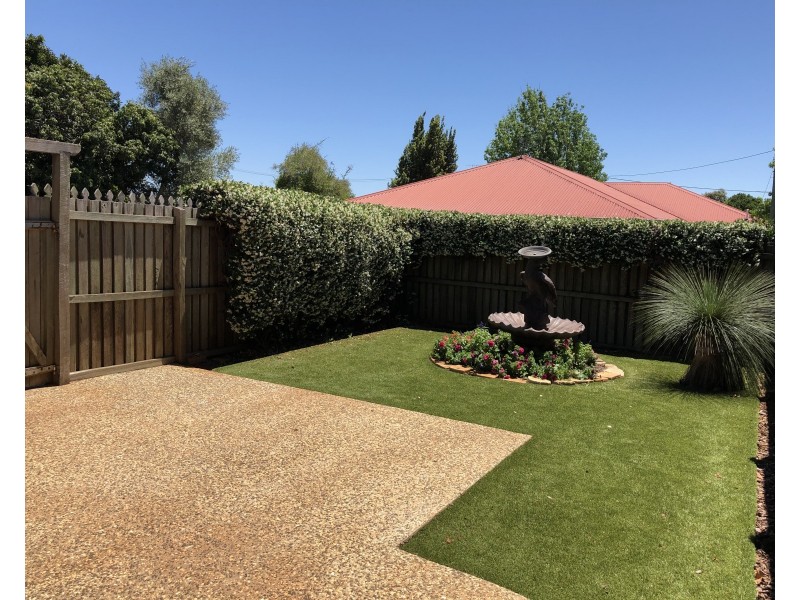 1/10 Denis Street, South Toowoomba QLD 4350