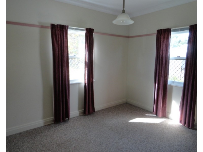 17 Geoffrey Street, Mount Lofty QLD 4350