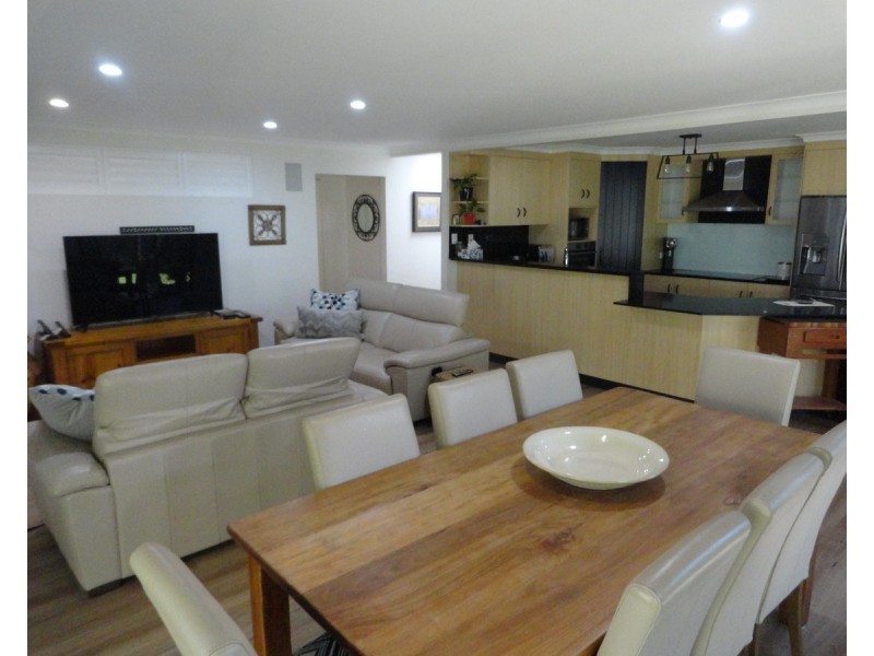 12 Jake Court, Middle Ridge QLD 4350