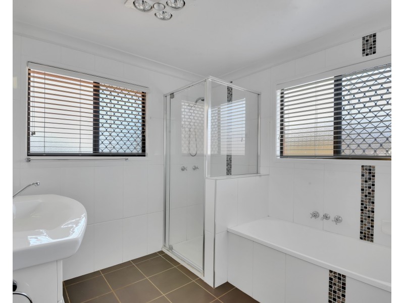 12 Nandi Court, Newtown QLD 4350