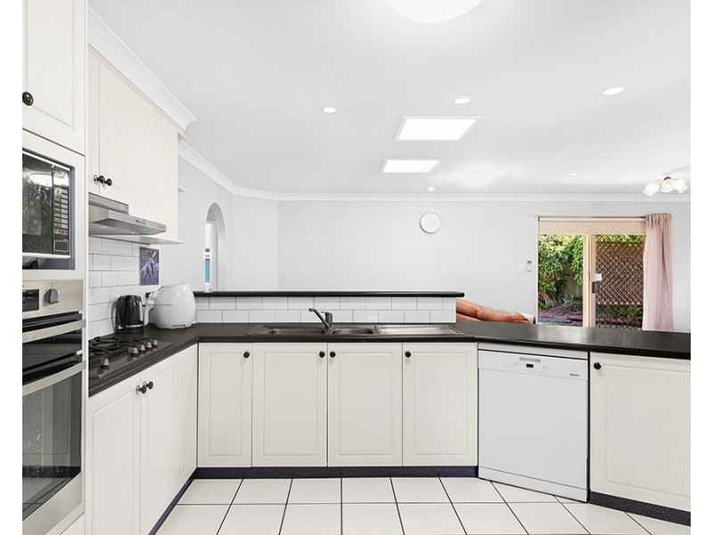 42 Bouganvillea Drive, Middle Ridge QLD 4350