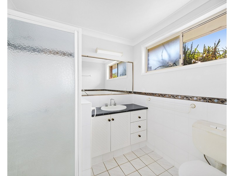 42 Bouganvillea Drive, Middle Ridge QLD 4350