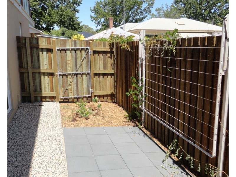 2/2A Creek Street, East Toowoomba QLD 4350