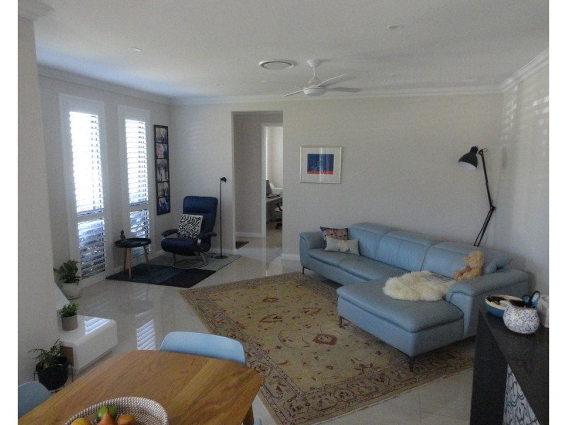 1/53 Mary Street, Mount Lofty QLD 4350