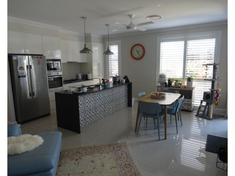 1/53 Mary Street, Mount Lofty QLD 4350