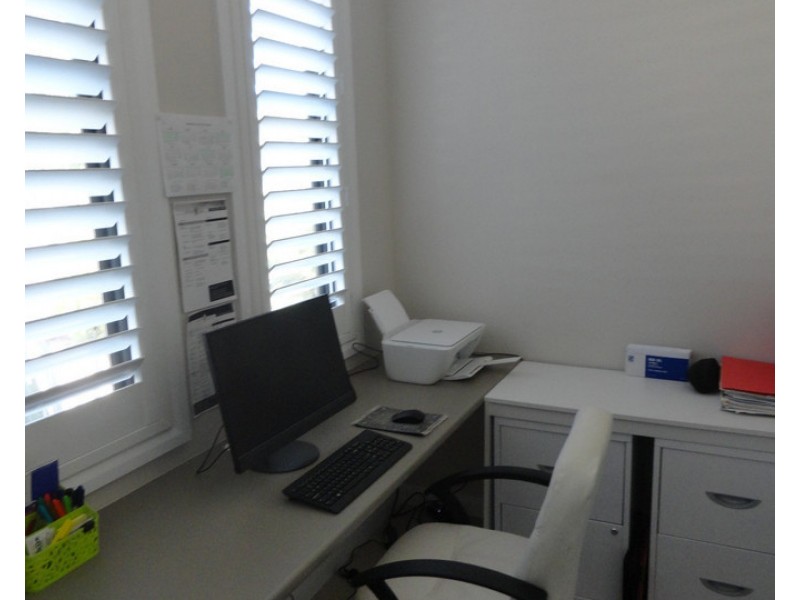 1/53 Mary Street, Mount Lofty QLD 4350