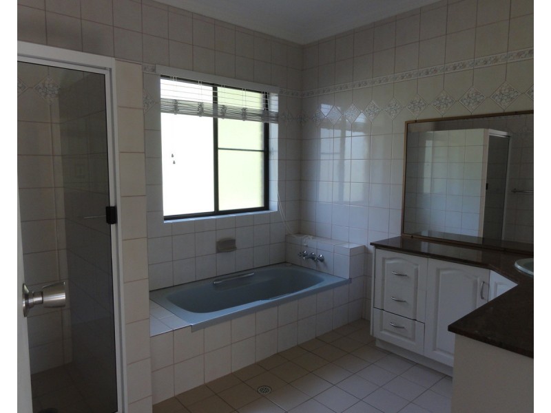 19D Wirra Wirra Street, Mount Lofty QLD 4350