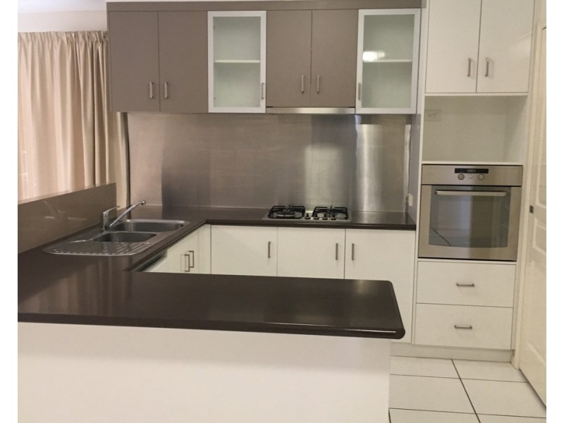 2/244 Mackenzie Street, Rangeville QLD 4350