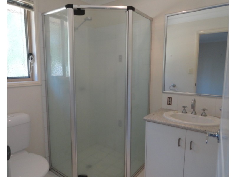 2/244 Mackenzie Street, Rangeville QLD 4350