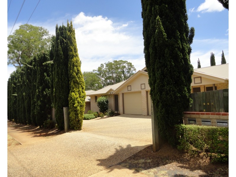 2/244 Mackenzie Street, Rangeville QLD 4350