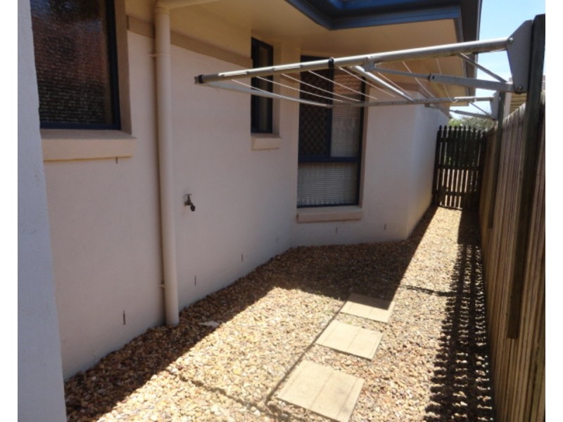 2/251 Nelson Street, Kearneys Spring QLD 4350