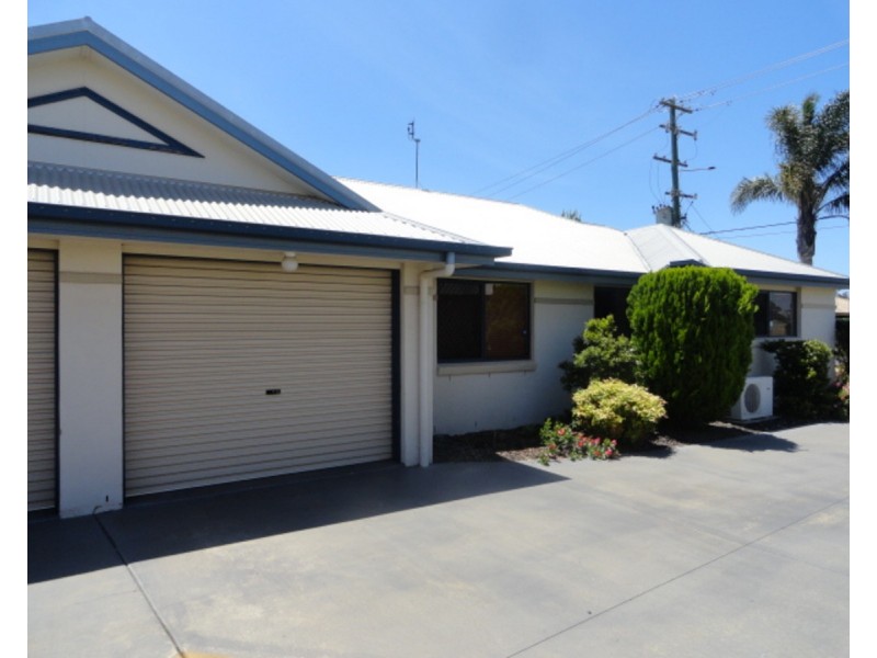 2/251 Nelson Street, Kearneys Spring QLD 4350