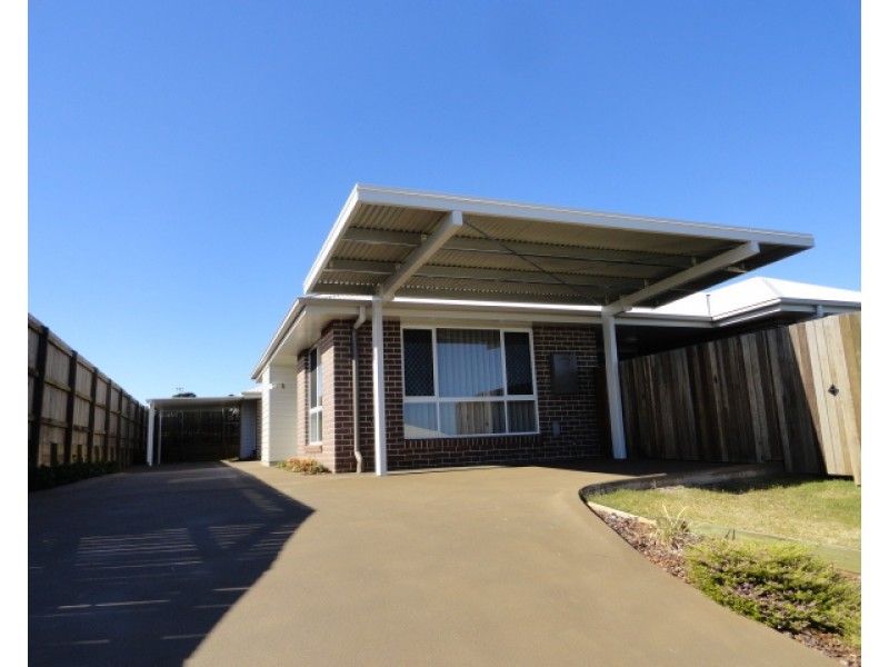 1/12 Tempest Drive, Glenvale QLD 4350