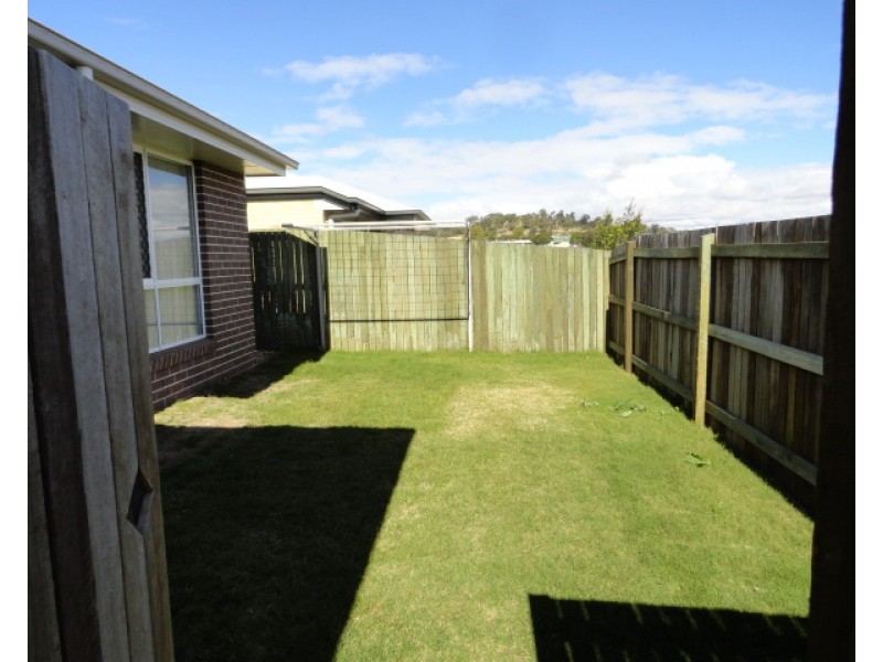 1/12 Tempest Drive, Glenvale QLD 4350