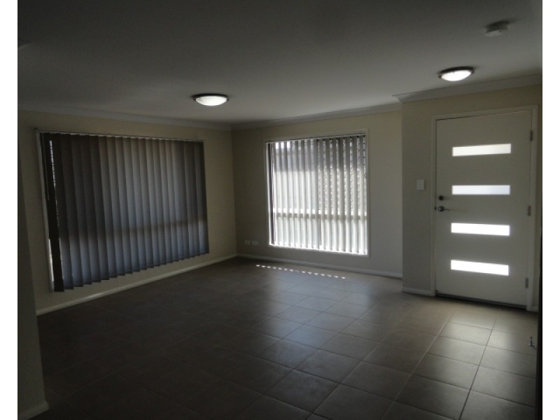 1/12 Tempest Drive, Glenvale QLD 4350