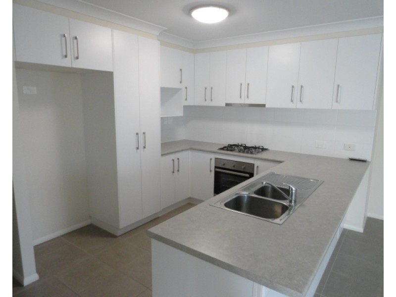 1/12 Tempest Drive, Glenvale QLD 4350