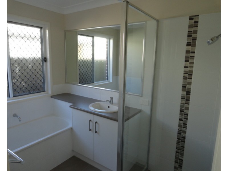 1/12 Tempest Drive, Glenvale QLD 4350