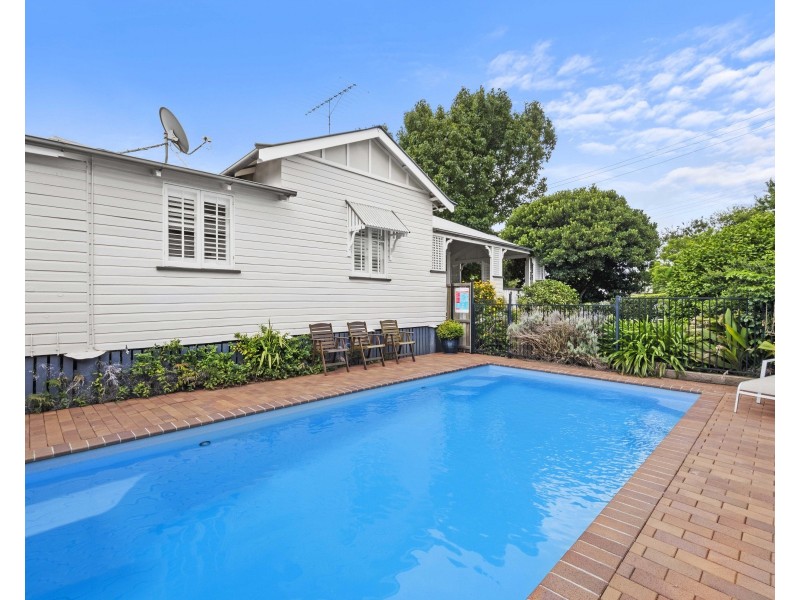 6 Arthur Street, East Toowoomba QLD 4350