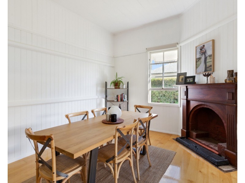 43 West Street, Newtown QLD 4350