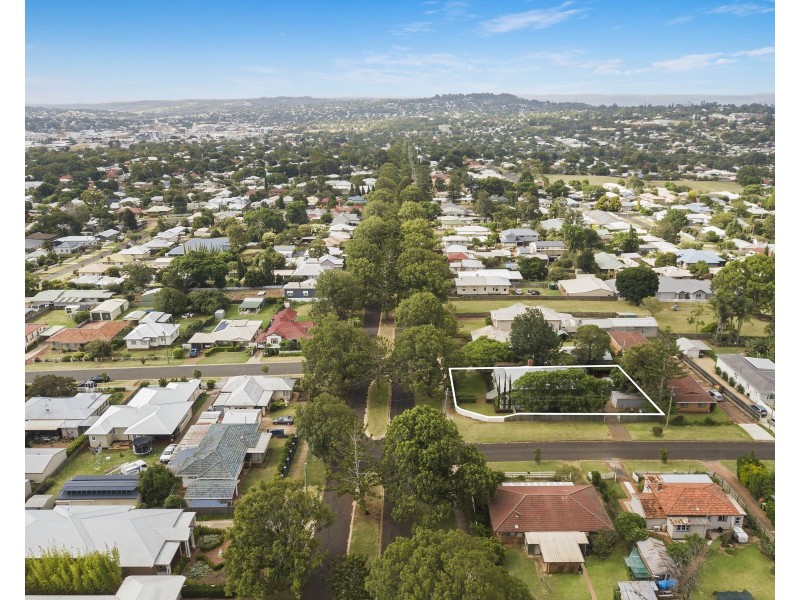 248 Geddes Street, Centenary Heights QLD 4350