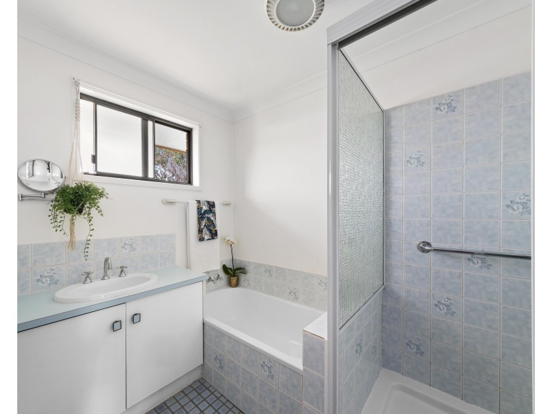 6 Schultz Street, Kearneys Spring QLD 4350
