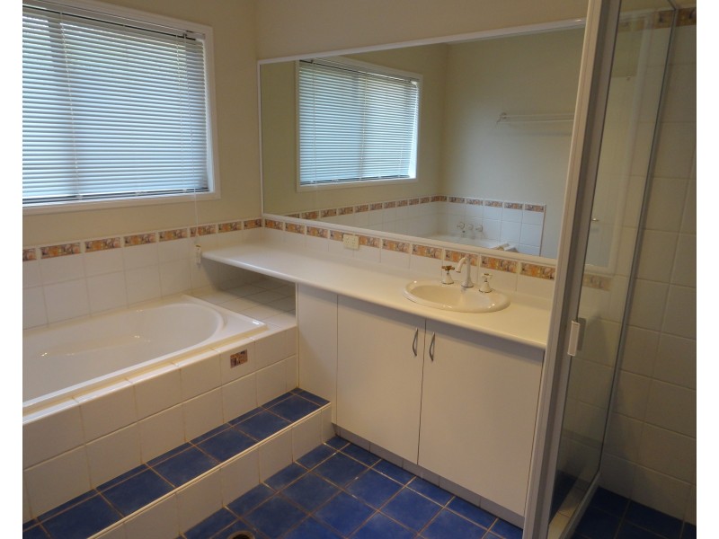 22 Barton Street, Middle Ridge QLD 4350