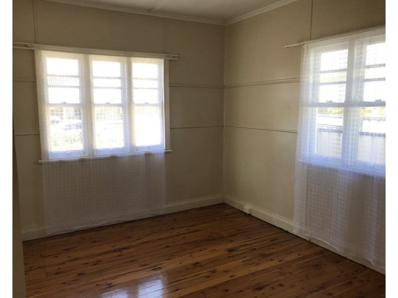 341 Tor Street, Wilsonton QLD 4350